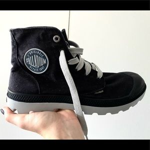 Palladium tie up boots